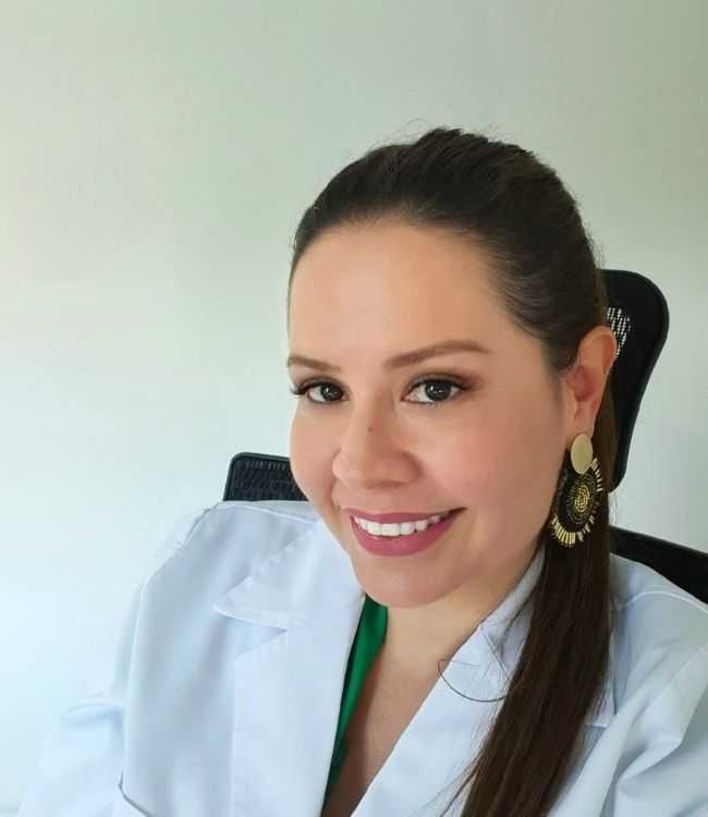 Dra. Sandra Zuleta-Médico Fisiatra
